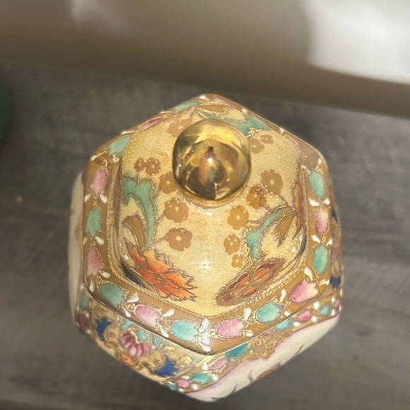 Vintage Chinese Hexagon Shape Ginger Jar - Picture 4 of 4